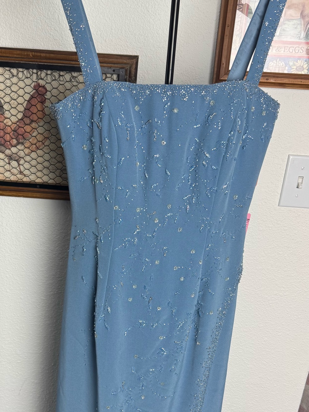 Cameron Blake size 6 Embellished Blue Sleeveless Women’s MOB, MOG or Prom Dress